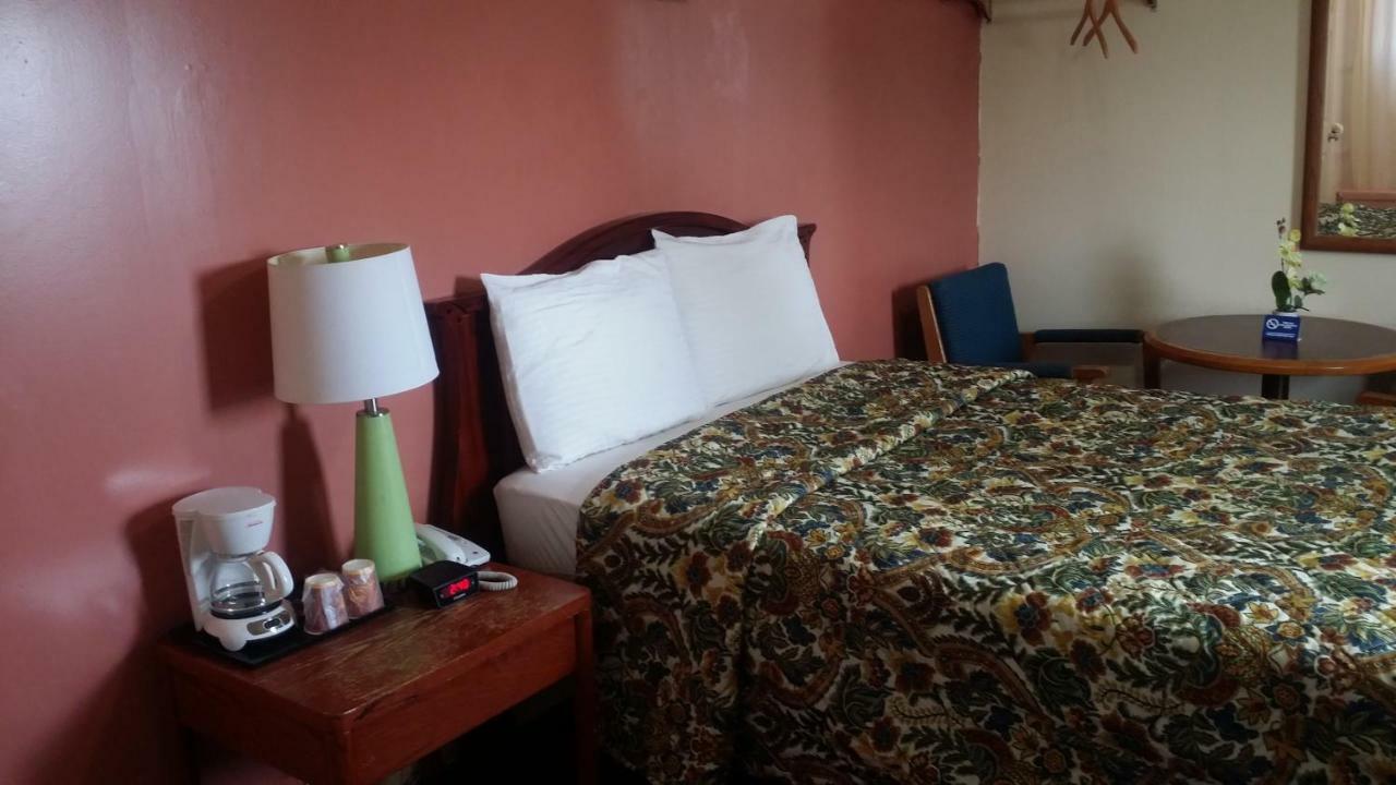 River Mist Inn Sturgeon Falls Экстерьер фото
